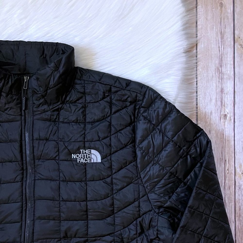 The North Face Men’s Black ThermoBall Trekker Jacket - Picture 3 of 12
